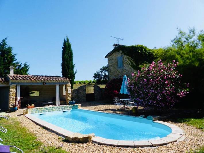 Location de vacances pour 10 personnes, avec piscine ainsi que vue et jardin à Méjannes-lès-Alès - 2