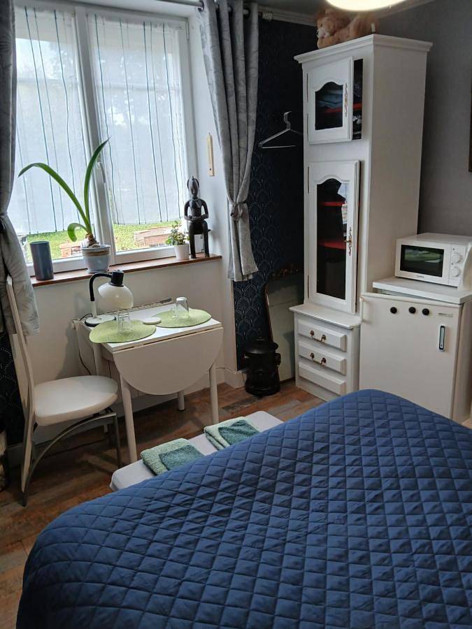 Gîte pour 2 personnes, avec jardin à Gorron - 2