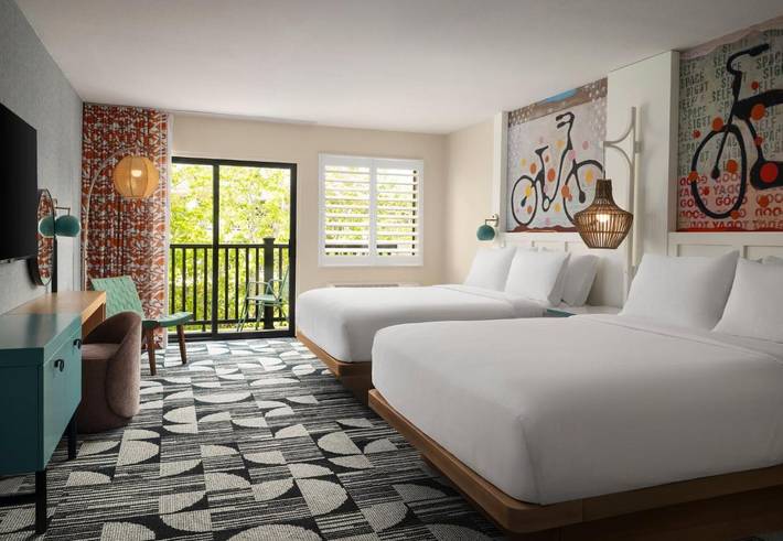 Resort para 4 personas, con balcón además de jacuzzi y piscina - 1