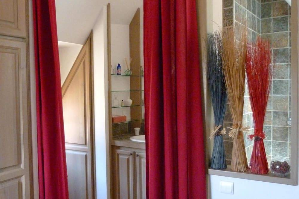 Charming Höhlenhaus in der Nähe von Sarlat in Vitrac, Périgord Noir