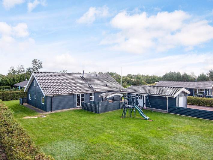 Ferieudlejning for 12 personer, med terrasse og sauna samt jacuzzi, børnevenlig i Ringkøbing Fjord