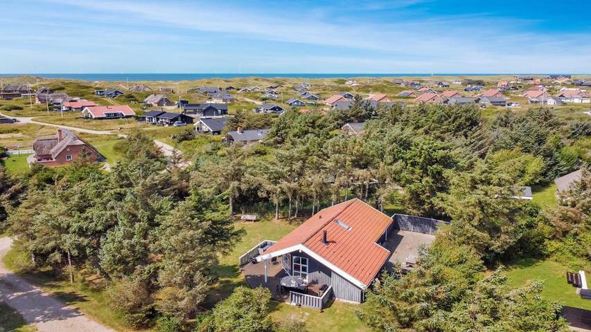 Vakantiehuis voor 6 personen, with sauna and whirlpool as well as balkon/terras, met huisdier in Vejlby Klit