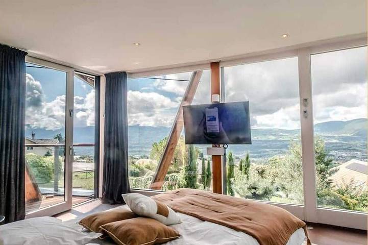 Villa vue Lac Léman et montagne Proche Genève in Cranves-Sales, Région de Saint-Julien-en-Genevois