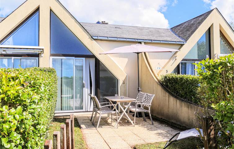 Appartement de vacances pour 4 personnes, avec piscine ainsi que terrasse et jardin