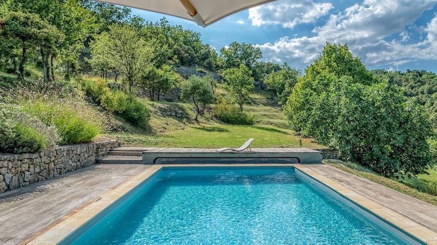 Villa pour 8 personnes, avec piscine et terrasse