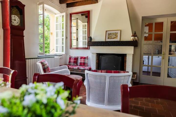 Gîte pour 4 personnes, avec jardin et vue, animaux acceptés à Baudrières