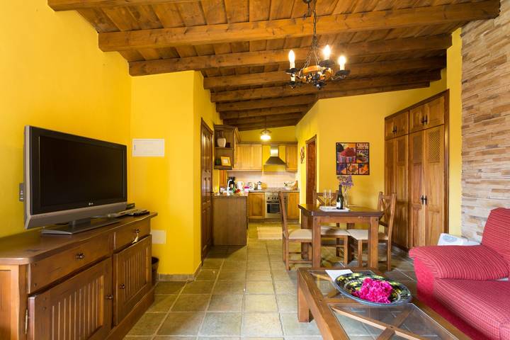 Casa el Canario, piscina climatizada, bbq, jardín in El Amparo, Icod de los Vinos