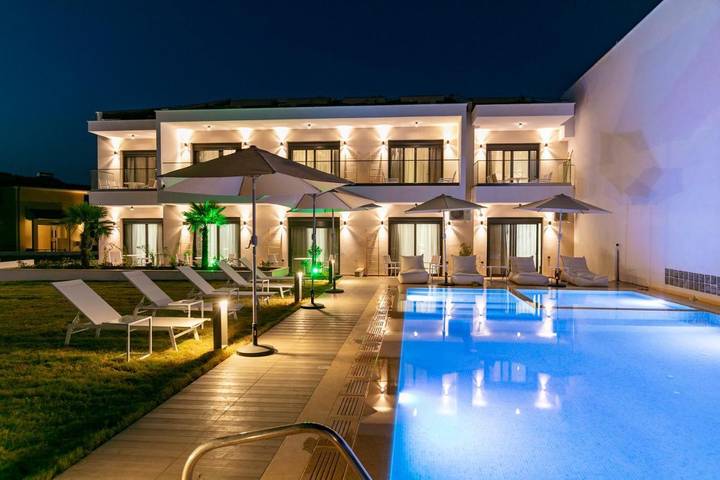 Ferienwohnung für 2 Personen, mit Terrasse und Garten sowie Ausblick und Pool - 1
