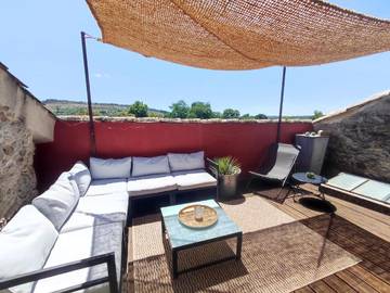 Gîte pour 2 personnes, avec terrasse et vue à Vallabrix