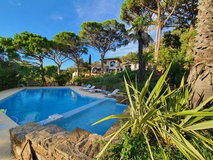 Villa pour 12 personnes, avec piscine ainsi que jardin et vue dans Gigaro - 2