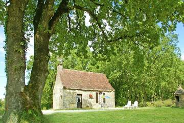 Gîte pour 2 personnes, avec jardin à Allas-les-Mines