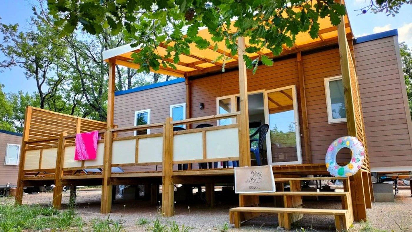 Zecamping 3 étoiles dog friendly mobil-home Tv Lv clim 34m2 8 pers in Bauduen, Brignoles Region