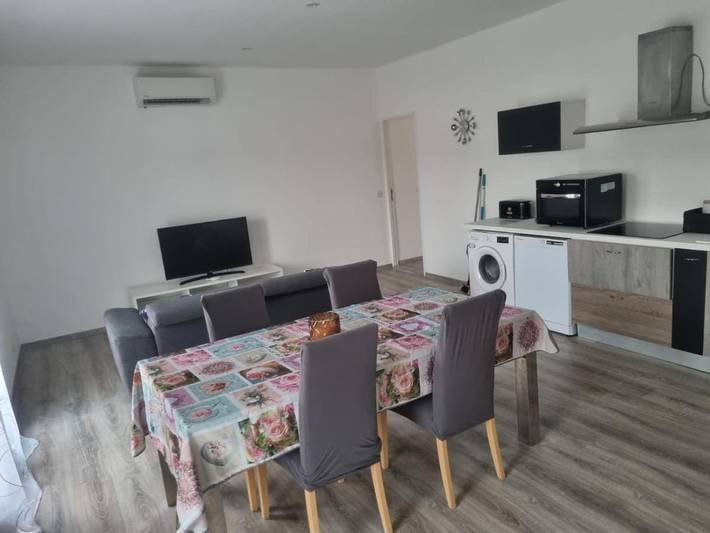 Gîte pour 4 personnes, avec Balcon à Cransac