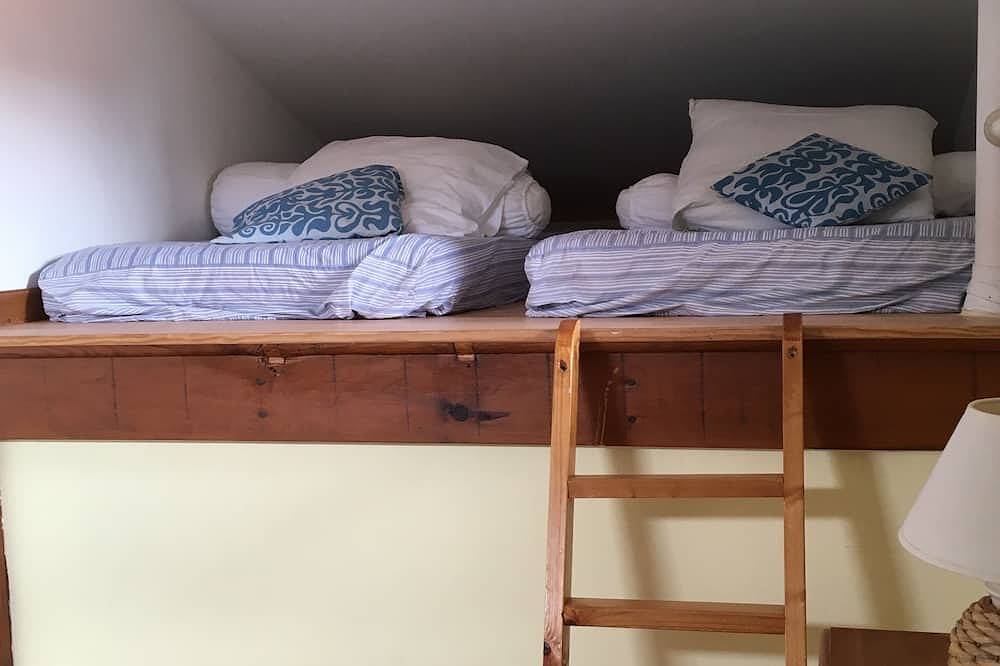 House with garden, quiet, 10' walk from the main beach and 15' from Spain in Saint-Jean-de-Luz, Bayonne und Umgebung