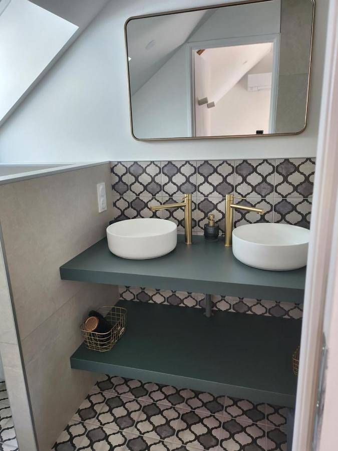 Maison d’hôte pour 4 personnes, avec Terrasse et Jardin ainsi que Piscine et Vue à Bellerive-sur-Allier - 2
