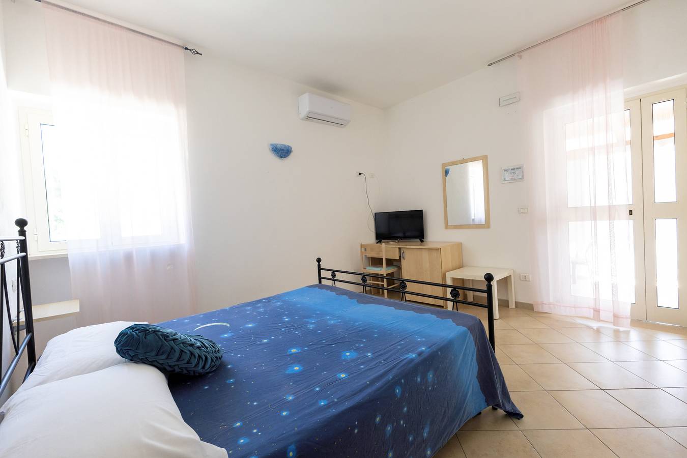 Studio entier, Studio «Francesca, Mono Standard B» avec terrasse partagée, Wi-Fi et climatisation in Peschici, Région de Peschici