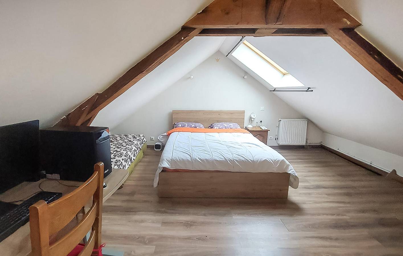 Appartement confortable de 120 m² avec jardin et Wi-Fi, à 900 m du centre-ville de Cambrai in Cambrai, Département Nord