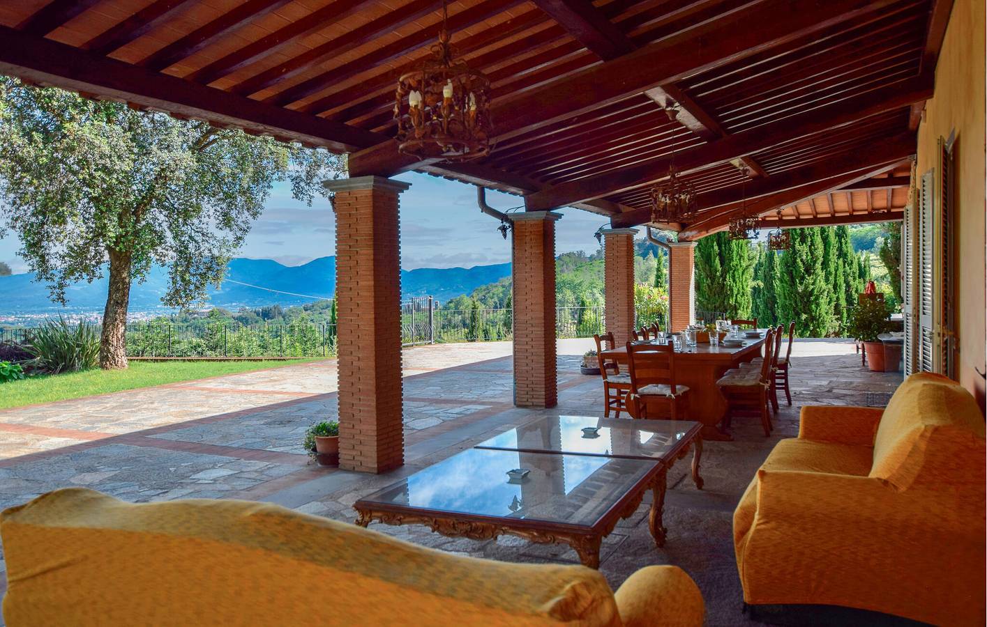 Appartamento di charme con piscina e giardino, a 1.5 km da Torrente Freddana in Lucca, Provincia di Lucca
