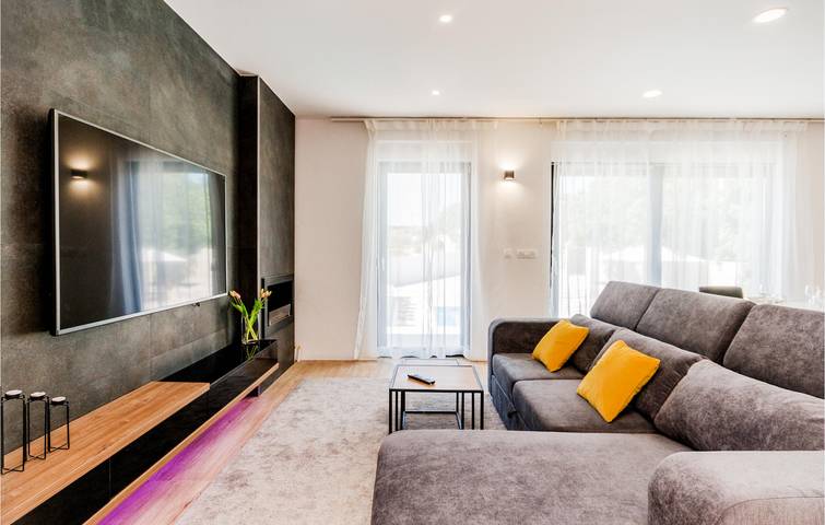 Ferienhaus für 8 Personen, mit Terrasse und Pool in Zadar - 4