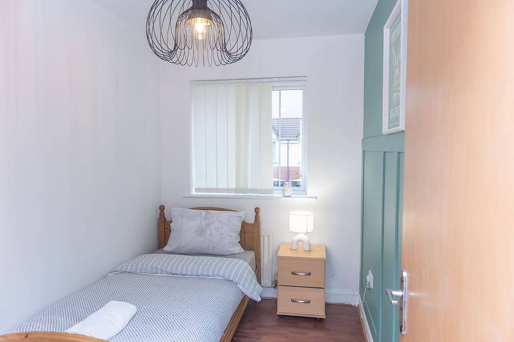 Spacious and Beautiful 4bed house 10mins from Manchester City center  in Manchester, Greater Manchester