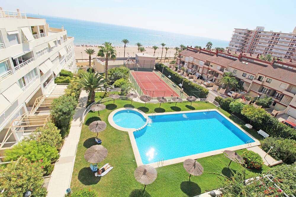 Apartamento entero, 1a línea Playa San Juan. Vistas. Piscina. Bbq. Gym in San Juan Playa (Alicante), Costa Blanca
