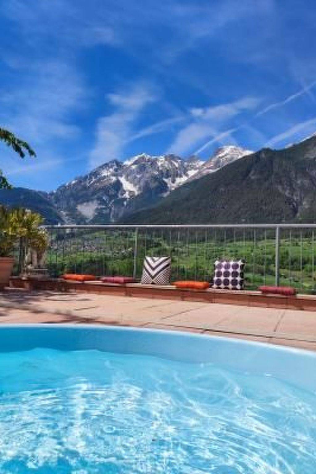 Komfortables Ferienhaus in Landeck mit Pool in Landeck, Region de Tirol Alto