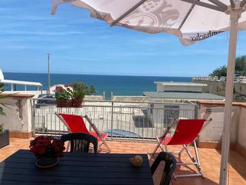 Gîte pour 4 personnes, avec terrasse et vue, animaux acceptés dans Rodi Garganico