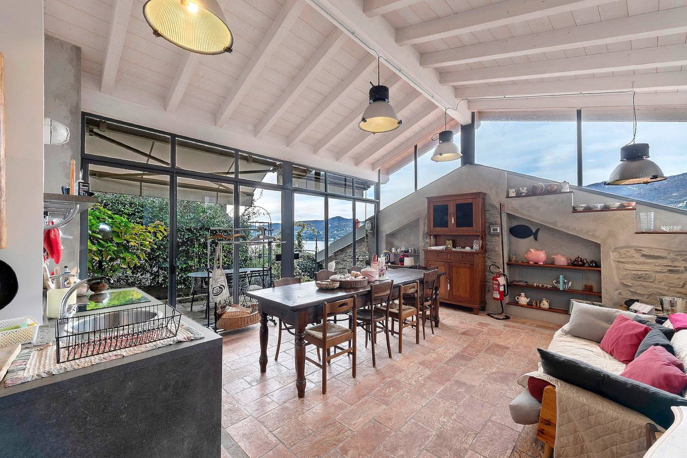 Ganze Wohnung, Apartment 'Loft und Veranda am Comer See' mit Seeblick, Wlan und Klimaanlage in Mezzovico (Blevio), Blevio