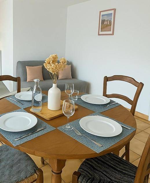 Appartement entier, L'Acacia, F2 terrasse et jardin,plage à 400mètres in Houlgate, Région de Lisieux
