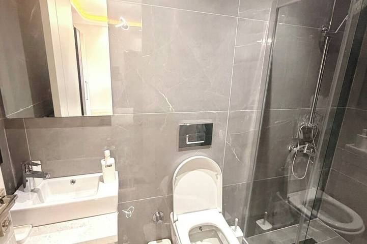 Appartement entier, 2-bedroom apartment 10 Mins to İstanbul Airport with AC in vibrant İstanbul in Arnavutköy