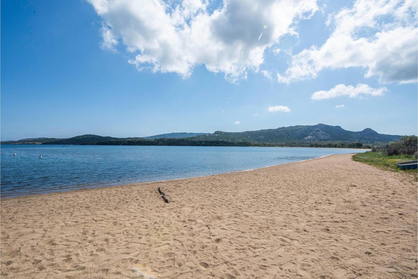 Ganze Wohnung, La Sciumara with beach access in Cannigione, Arzachena