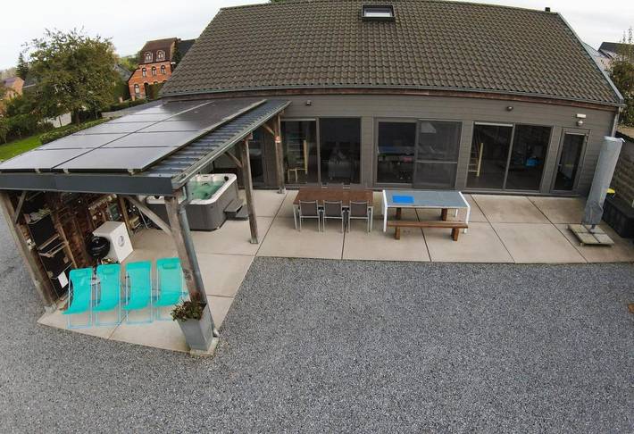 Maison de vacances pour 16 personnes, avec Jacuzzi et Terrasse ainsi que Jardin et Sauna à Zottegem