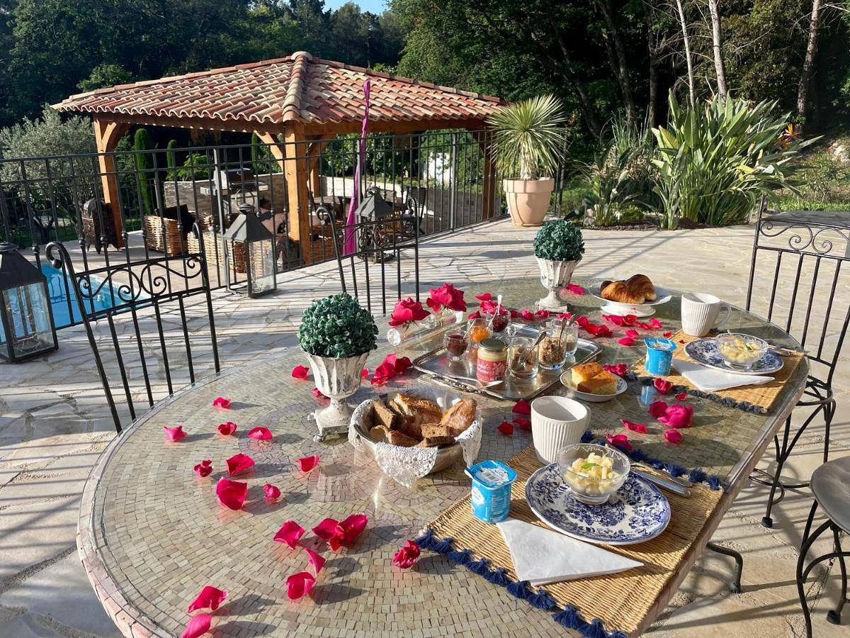 B&B Villa Ganesh in Le Rouret, Côte méditerranéenne (France)