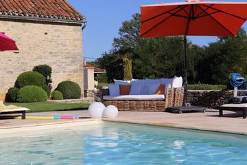 Cottage pour 2 personnes, avec piscine et jardin à Caylus