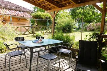 Gîte pour 4 personnes, avec jardin à Marsanne