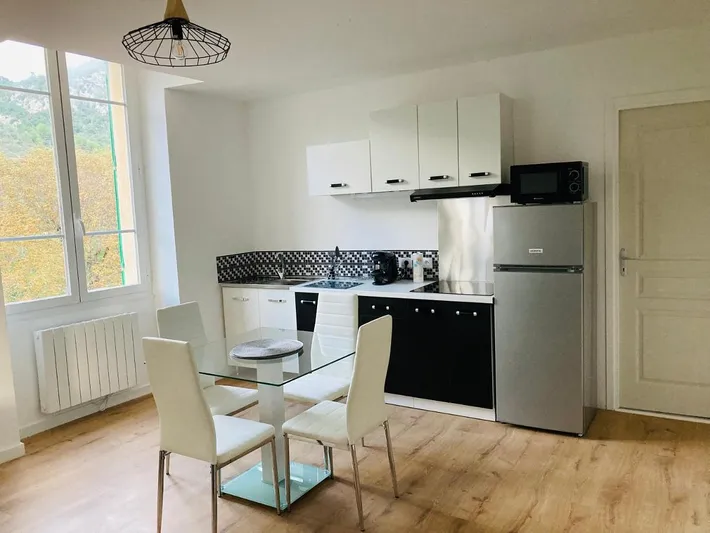 Apartamento de vacaciones para 4 personas, con vistas y jardín - 1