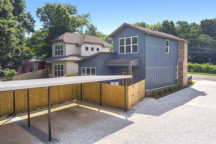 Vacation rental for 6 people, with balcony in Fayetteville