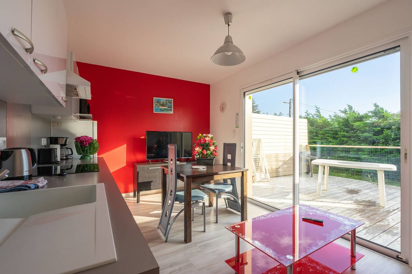 Apartamento entero, Apartamento 'Le Clos Du Champ De L'Amour - Meschers' con piscina privada, Wi-Fi y aire acondicionado in Saint-Simon-de-Bordes, Región de Jonzac