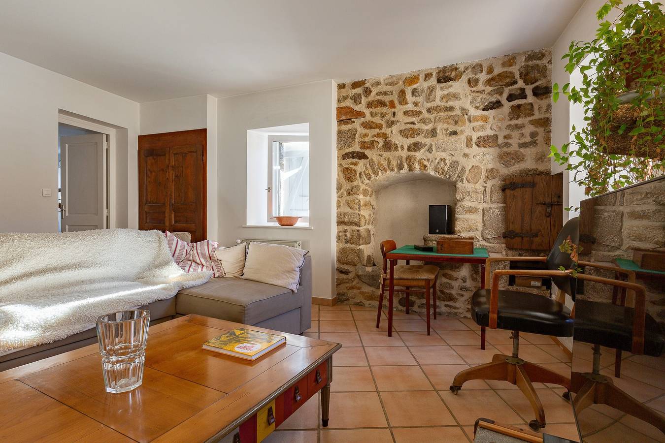 Maison de vacances « Typique entièrement rénovée » avec terrasse partagée, jardin privé et Wi-Fi in Saint-Alban-d'Ay, Région de Tournon-sur-Rhône