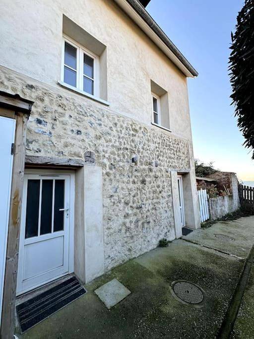 Three-Bedroom House in Villerville, Région de Lisieux
