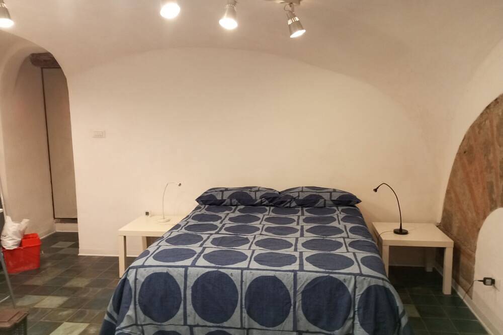 Positioned a few meters from the Waterfront, the Beach and the Railway. in Castellammare di Stabia, Provincia de Nápoles