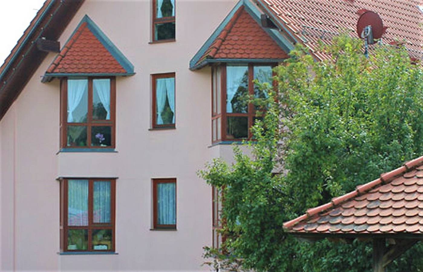 Ganze Ferienwohnung, Ferienwohnungen Braun - Ferienwohnung 10, 55qm, Wintergarten und Balkon, 1 Schlafzimmer, max. 2 Personen in Schömberg, Nordschwarzwald