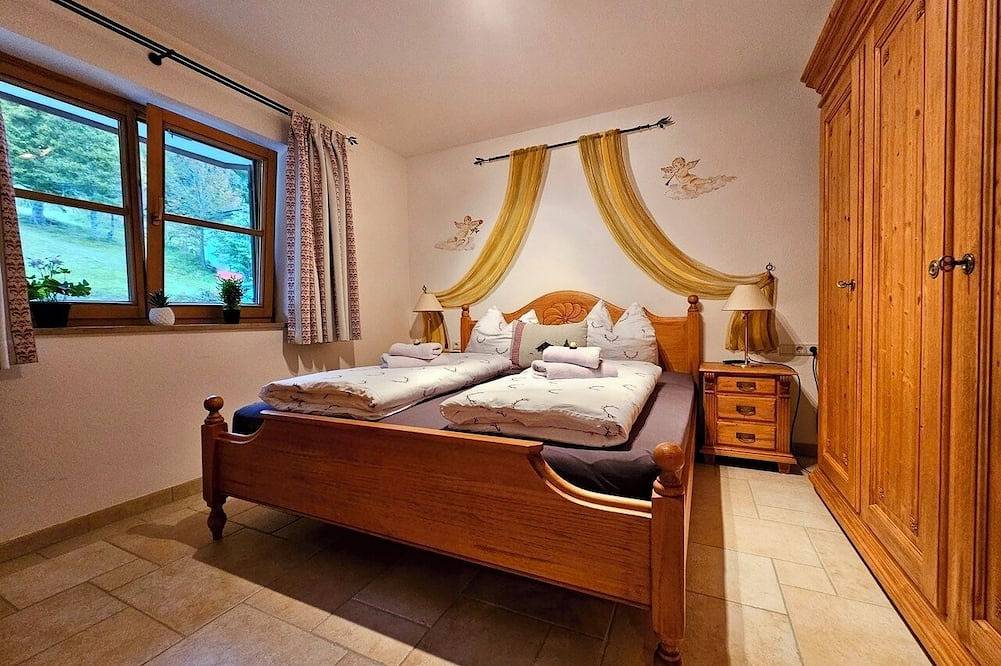 Ganze Wohnung, Fewo in Wallgau Sonnleiten mit Terrasse, Top-Küche und Parkmöglichkeiten in Wallgau, Walchensee