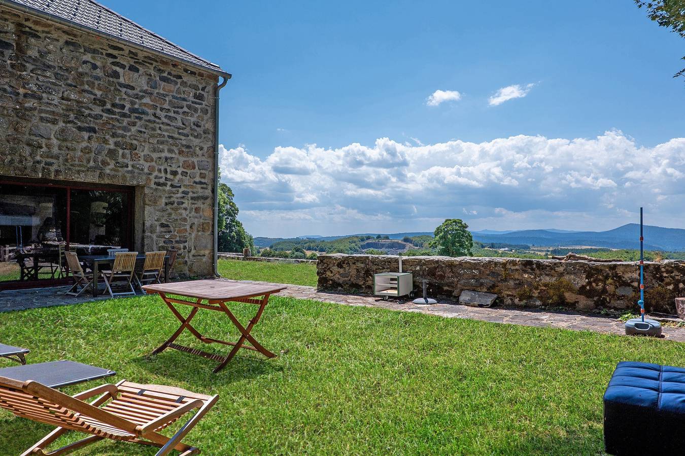 Gîte « Gîte De La Chareyre » avec vue sur la montagne, terrasse privée et Wi-Fi in Sagnes-et-Goudoulet, Parc naturel régional des Monts d'Ardèche