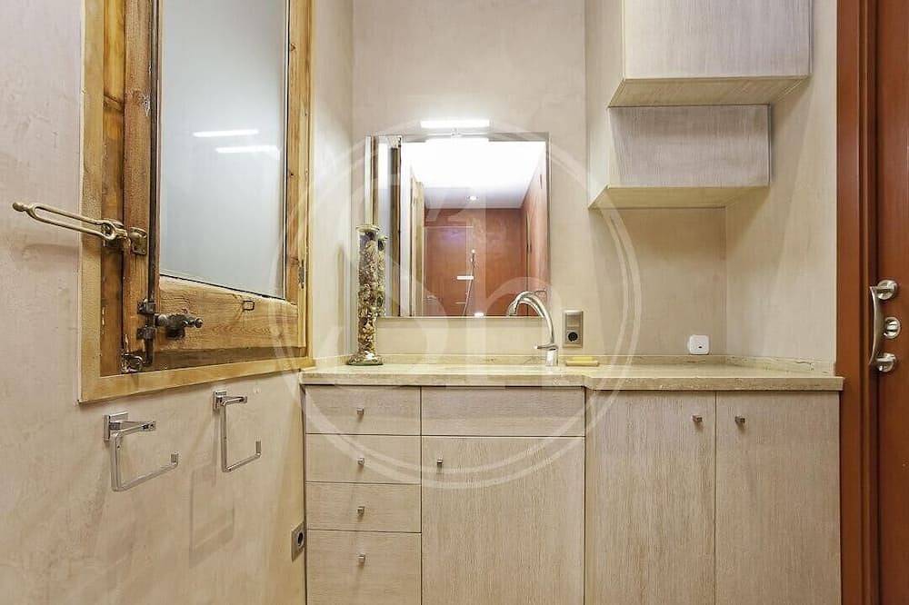 Entire apartment, Practical apartment in Gracia in Barcelona Centre, Barcelona