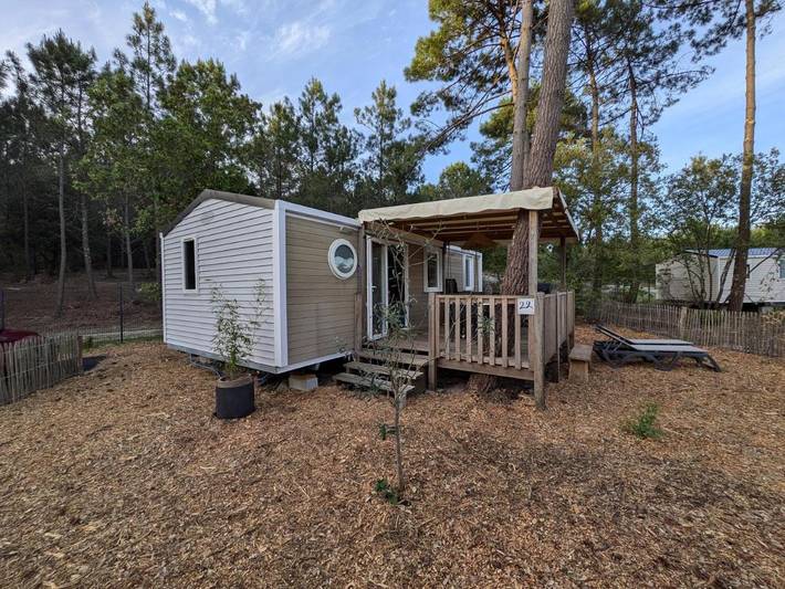 Camping für 6 Personen, mit Terrasse und Garten sowie Pool und Ausblick in Lacanau