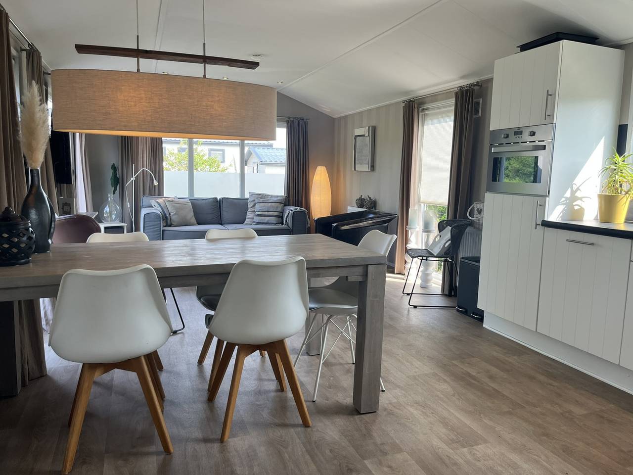 Attraktiv eingerichtetes 5-Personen-Eckchalet mit großem Garten in Oostkapelle bei Strand in Oostkapelle, Walcheren