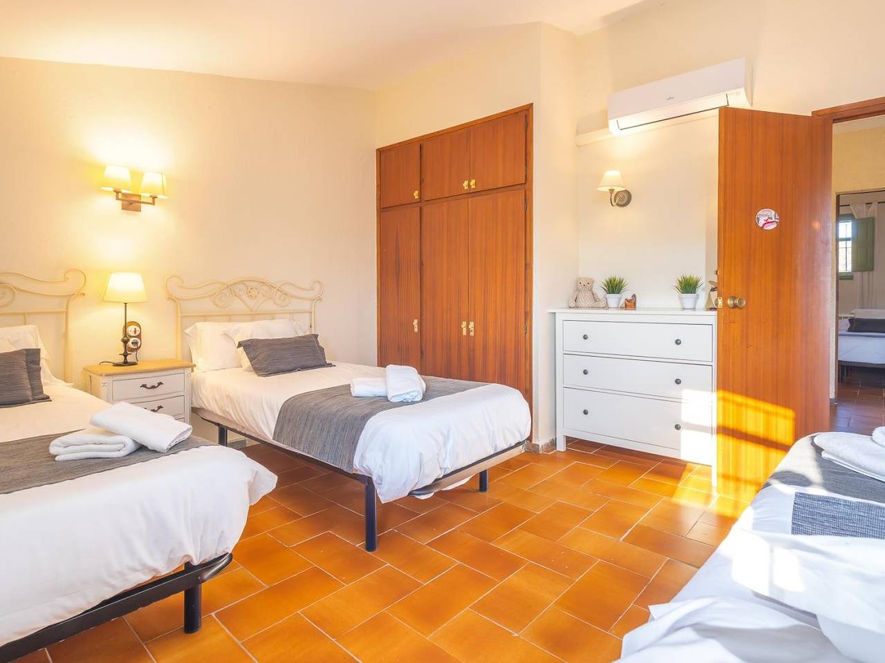 Ganze Ferienwohnung, Ferienwohnung für 8 Personen mit Garten in Foixà, Niederampurien