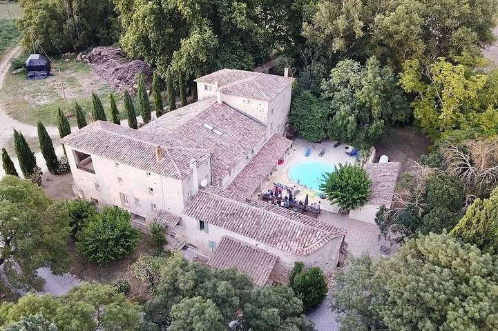 Location de vacances pour 41 personnes, avec jardin à Sainte-Anastasie - 2