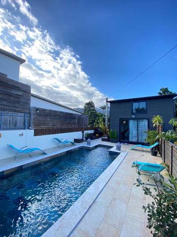 Gîte pour 3 personnes, avec piscine ainsi que vue et jardin à Entre-Deux